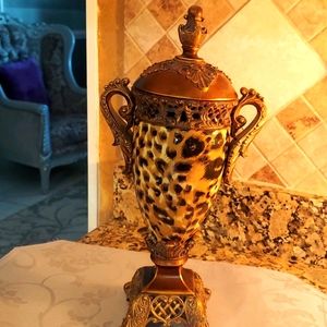 Cheetah urn ⚱